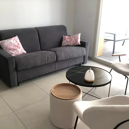 T2 - 1 Ch - Garage Prive - Balcon - 15 Min Du Apartment Annecy