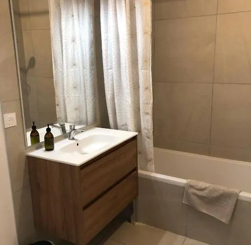T2 - 1 Ch - Garage Privé - Balcon - 15 Min Du Annecy